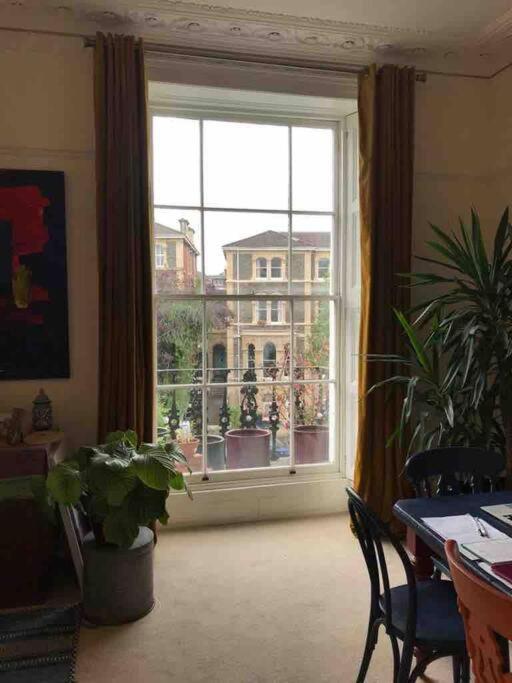 Stunning Arty Apartment In The Heart Of Clifton Bristol Exterior foto